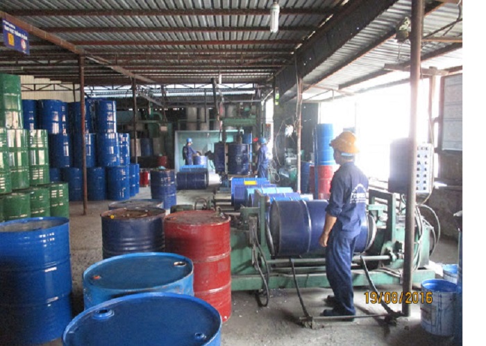 Thùng phuy phế liệu
